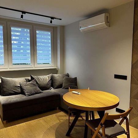 Apartament- Metro Trocka Warszawa Exteriör bild